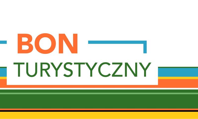 Emeryci na wakacjach? Sprawdzamy, czy sejm zatwierdził bon turystyczny!