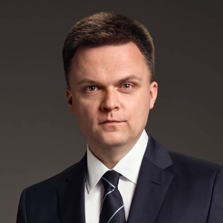 Jak Szymon Hołownia inspiruje do czynienia dobra – zgłębiaj duchowe przesłania