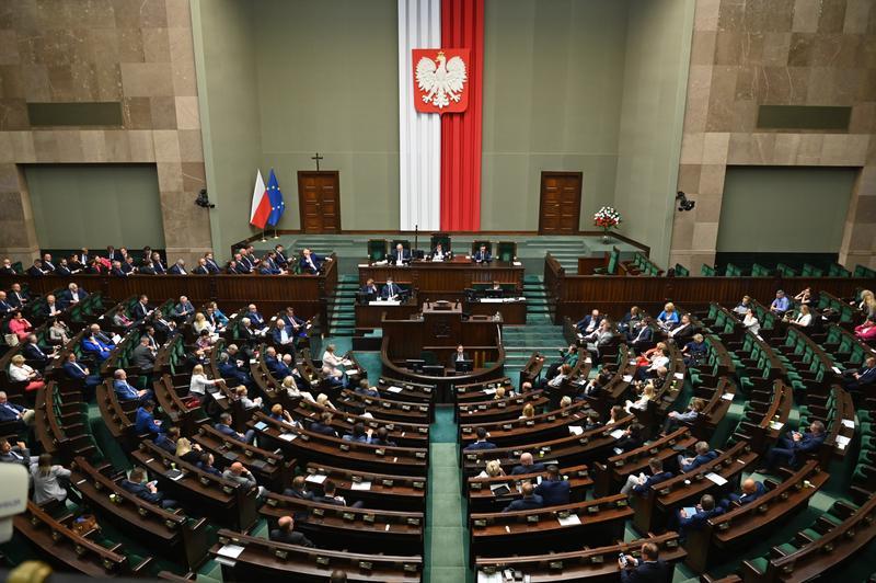 Sejm i Senat w akcji: Kluczowe role, które kształtują Polskę