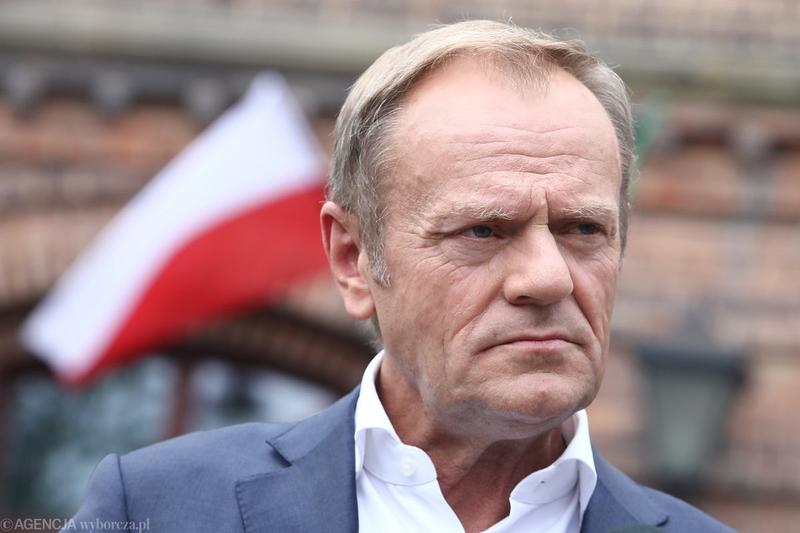 Lexus RX 450h samochód Donalda Tuska