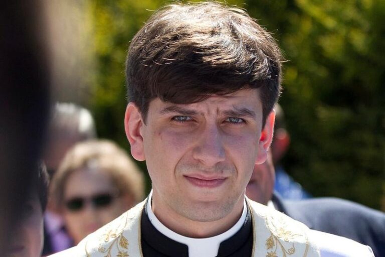 Zniknięcie ks. Tymoteusza Szydło – odkryj fascynujące tajemnice tej sprawy