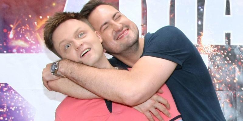 Różnice wzrostu w mediach