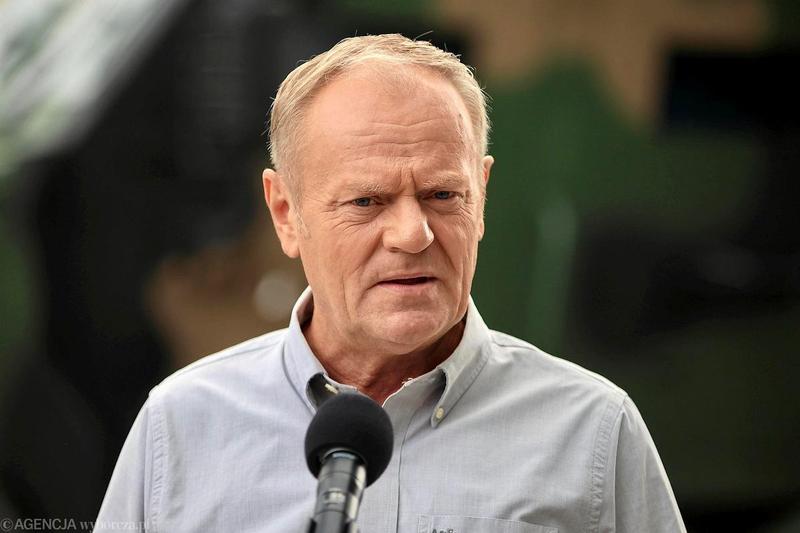 Kogo popiera Tusk? Sprawdź najnowsze sondaże i aktualne wsparcie polityczne