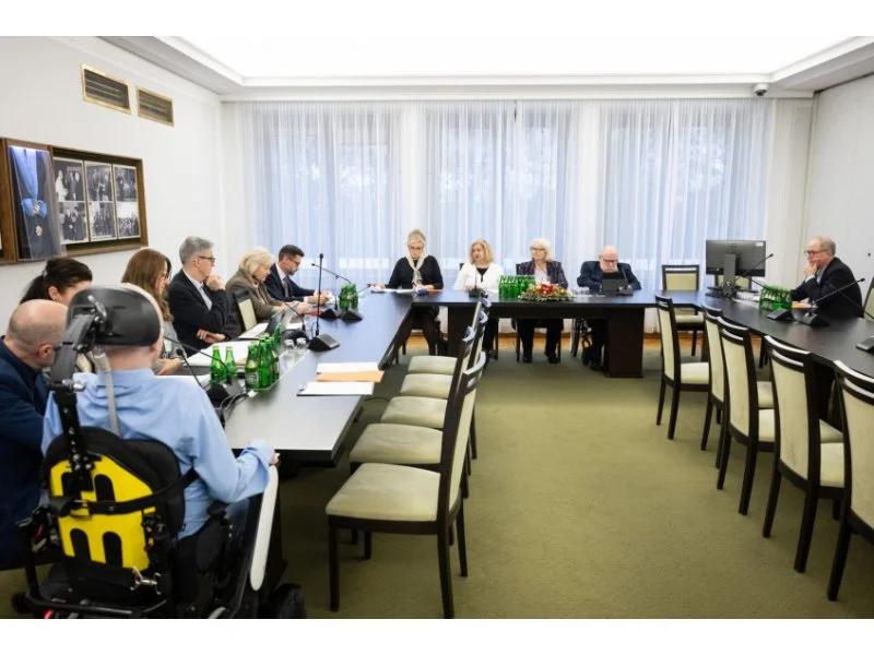 Co dalej po odrzuceniu ustawy przez senat? Kluczowe konsekwencje i możliwe kroki