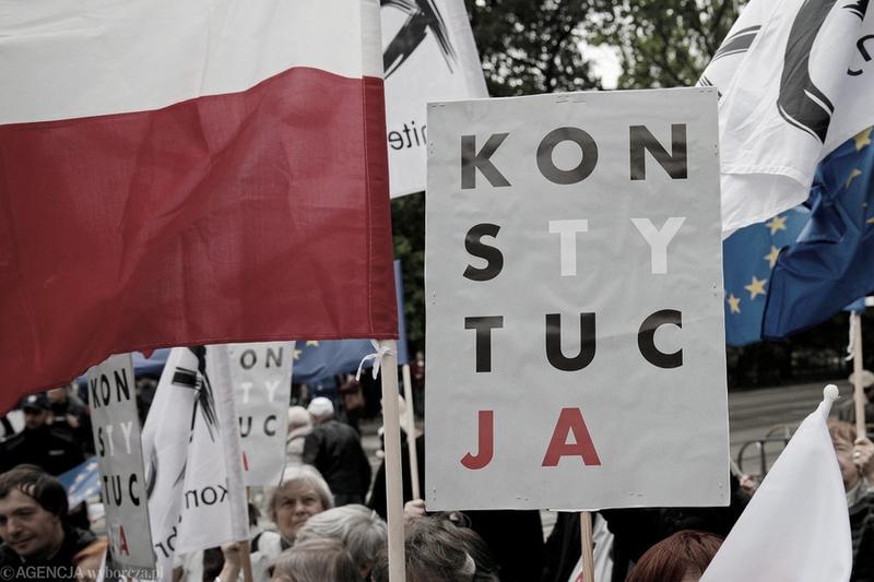 Zmiany w konstytucji