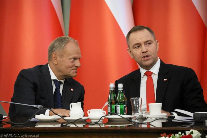 Jak Polacy postrzegają rząd Tuska? Mieszane opinie i kontrowersje w społeczeństwie
