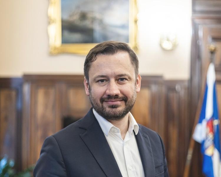 Wynagrodzenie Jaceka Majchrowskiego