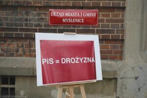 Co zyskała Polska, a co PiS zniszczył w sądownictwie i prawie? Negatywne skutki, których nie można zignorować
