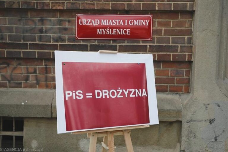 Co zyskała Polska, a co PiS zniszczył w sądownictwie i prawie? Negatywne skutki, których nie można zignorować