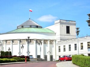 Ile kosztuje obiad w Sejmie? Odkrywamy ceny, które mogą cię zaskoczyć