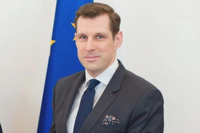 Ile naprawdę zarabia prezydent Warszawy? Odkrywamy zaskakujące szczegóły wynagrodzenia