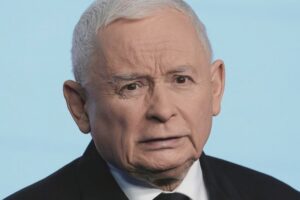 Ile tak naprawdę ma wzrostu Jarosław Kaczyński? Zaskakujące fakty o jego osobie