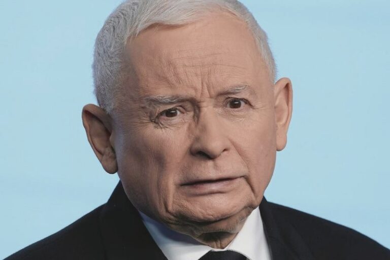 Ile tak naprawdę ma wzrostu Jarosław Kaczyński? Zaskakujące fakty o jego osobie