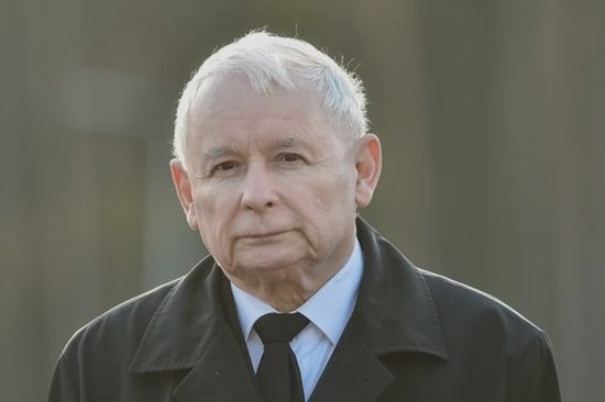 Kto to jest Kaczyński i jak jego kontrowersje wpływają na Polskę