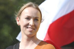 Urszula Brzezińska: Kim jest żona Hołowni i jakie skarby kryje jej biografia?