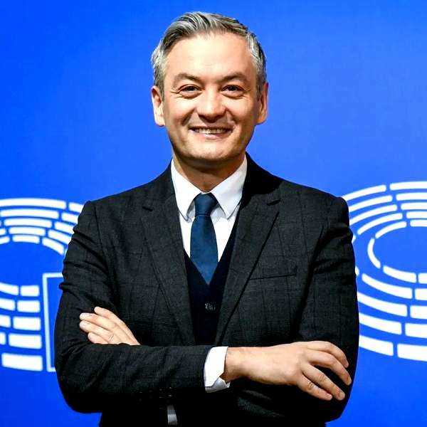 Biedroń — przynależność partyjna lidera Nowej Lewicy