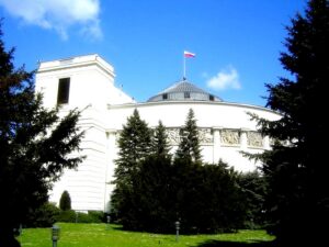 Partie polityczne w Sejmie: kto zasiada i co oznacza układ sił?
