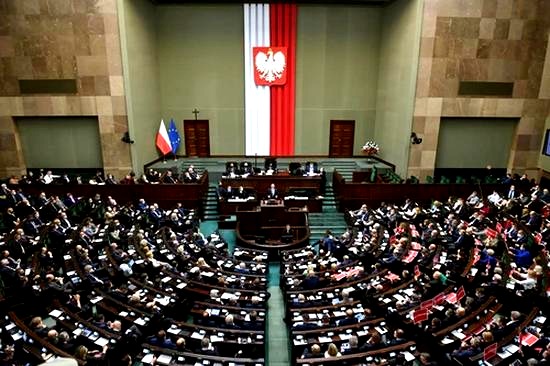 Ile mandatów daje większość w Sejmie? Progi i konsekwencje