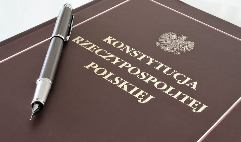 Ustawa zasadnicza: jak chroni twoje prawa i wolności?