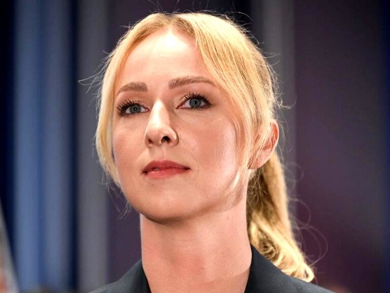 Żona Hołowni: czym zajmuje się pilotka wojskowa i jak wygląda jej służba?